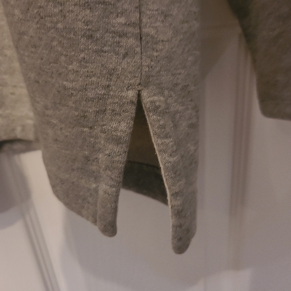 Vintage 90s Tommy Hilfiger Sweatshirt. Gray. Big Logo. Size XL - Picture 6 of 6